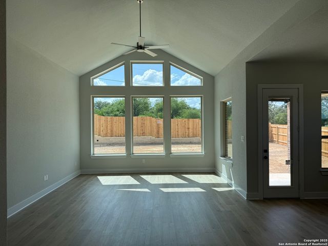 264 Mountain Oak, Castroville, TX 78009
