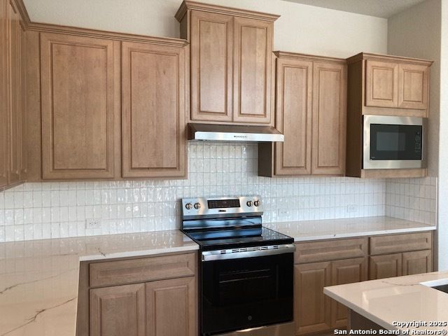 264 Mountain Oak, Castroville, TX 78009