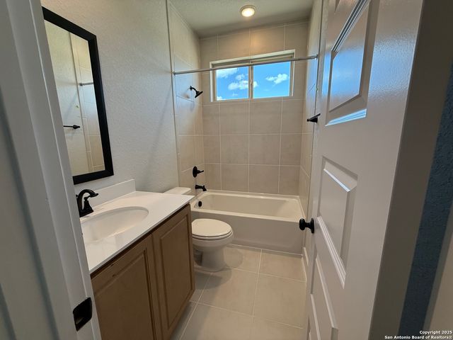 264 Mountain Oak, Castroville, TX 78009