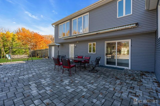 4 Canadian Woods Road, Marlboro, NJ 07746