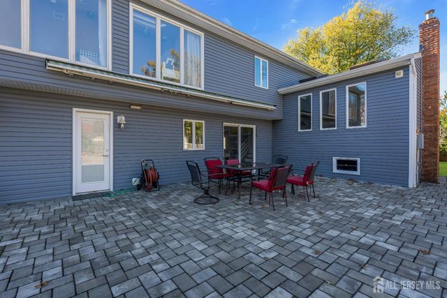 4 Canadian Woods Road, Marlboro, NJ 07746