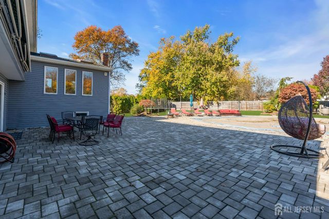 4 Canadian Woods Road, Marlboro, NJ 07746