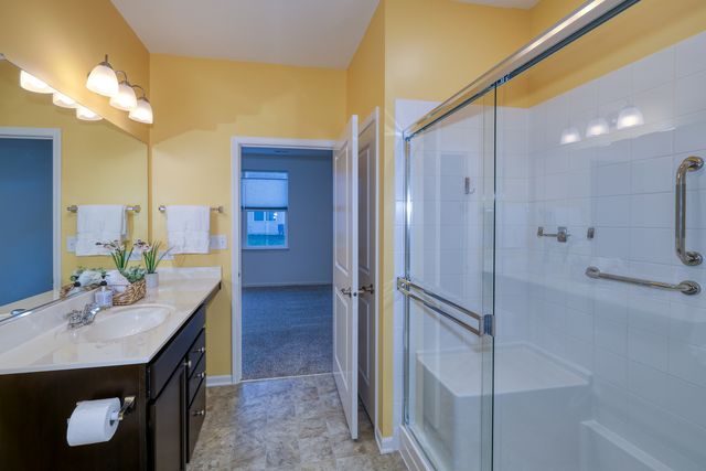 911 Darwin Street, North Aurora, IL 60542