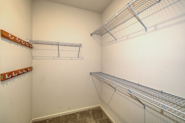 911 Darwin Street, North Aurora, IL 60542