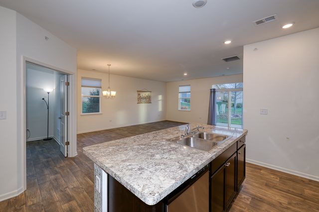 911 Darwin Street, North Aurora, IL 60542