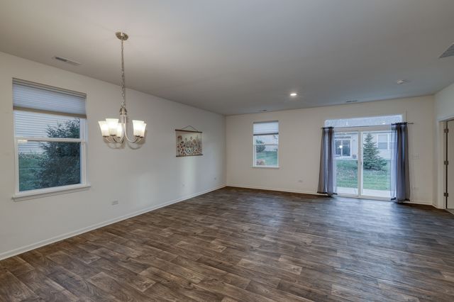 911 Darwin Street, North Aurora, IL 60542