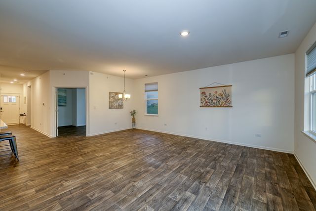 911 Darwin Street, North Aurora, IL 60542