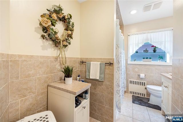81 W Gouverneur Avenue, Rutherford, NJ 07070