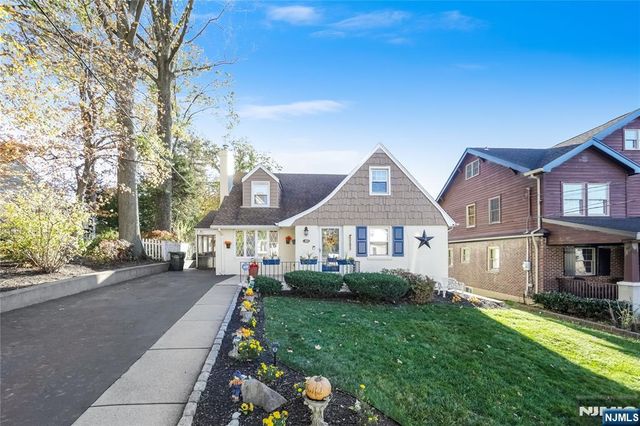 81 W Gouverneur Avenue, Rutherford, NJ 07070