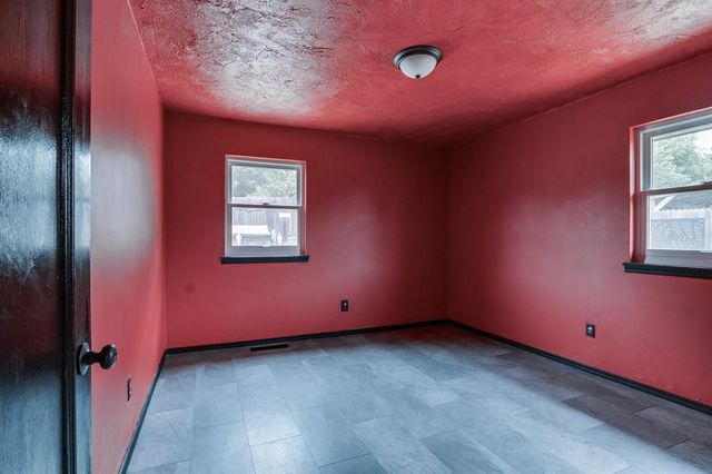 214 Del Mar Drive, Yukon, OK 73099