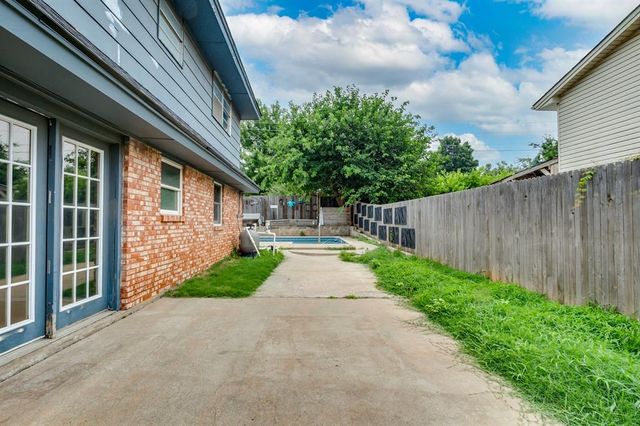 214 Del Mar Drive, Yukon, OK 73099