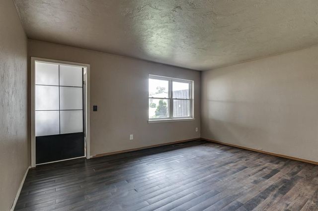 214 Del Mar Drive, Yukon, OK 73099
