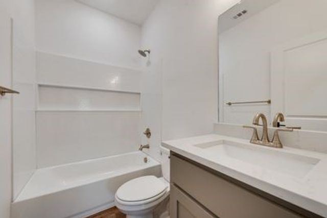 202 Pine Street, Bonham, TX 75418