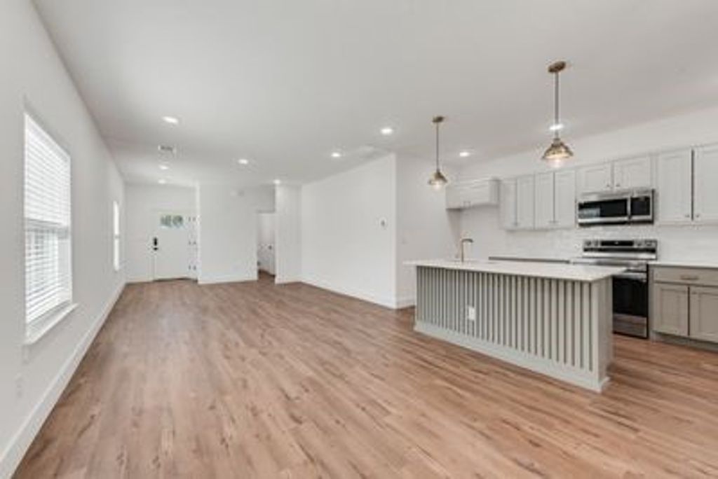 202 Pine Street, Bonham, TX 75418