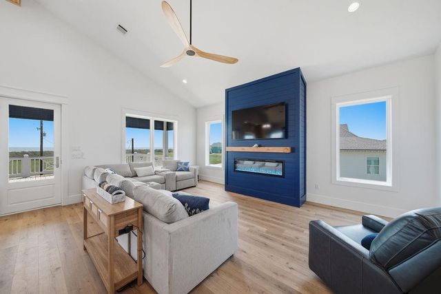 4411 Strand Avenue, Port Bolivar, TX 77650