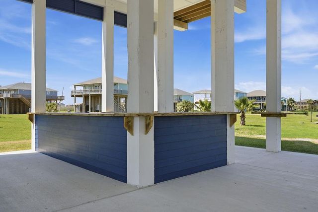 4411 Strand Avenue, Port Bolivar, TX 77650