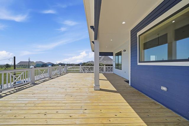 4411 Strand Avenue, Port Bolivar, TX 77650