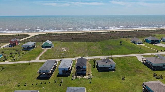 4411 Strand Avenue, Port Bolivar, TX 77650