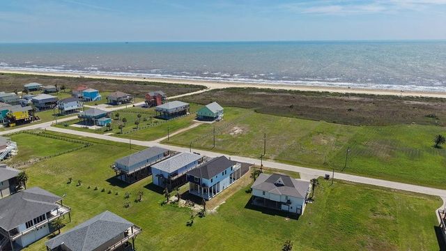 4411 Strand Avenue, Port Bolivar, TX 77650