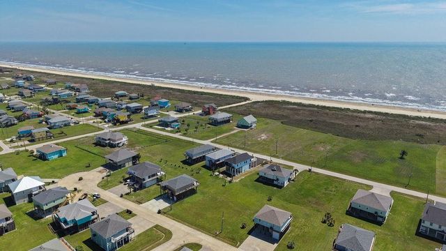 4411 Strand Avenue, Port Bolivar, TX 77650