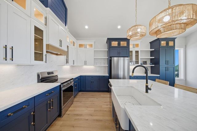 4411 Strand Avenue, Port Bolivar, TX 77650