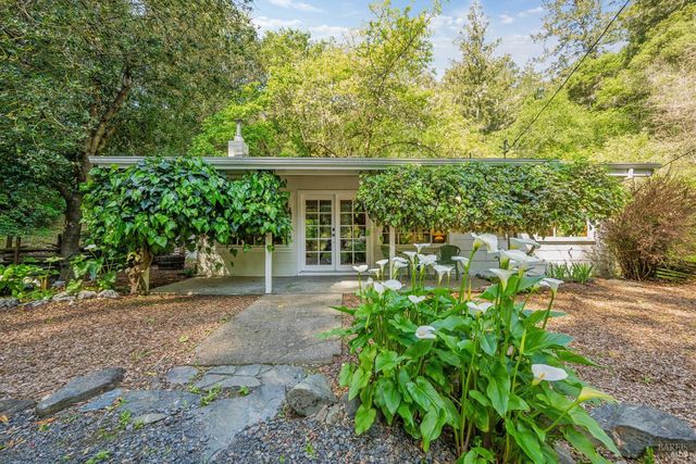 1311 W Dry Creek Rd, Healdsburg, CA 95448
