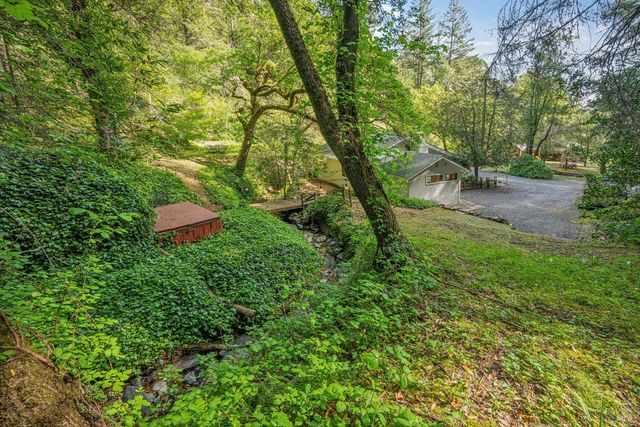1311 W Dry Creek Rd, Healdsburg, CA 95448