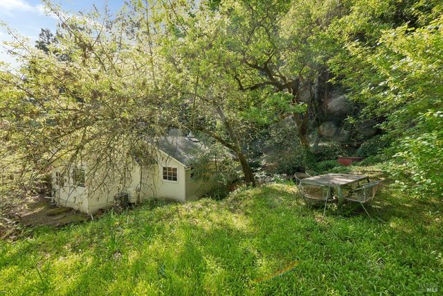 1311 W Dry Creek Rd, Healdsburg, CA 95448