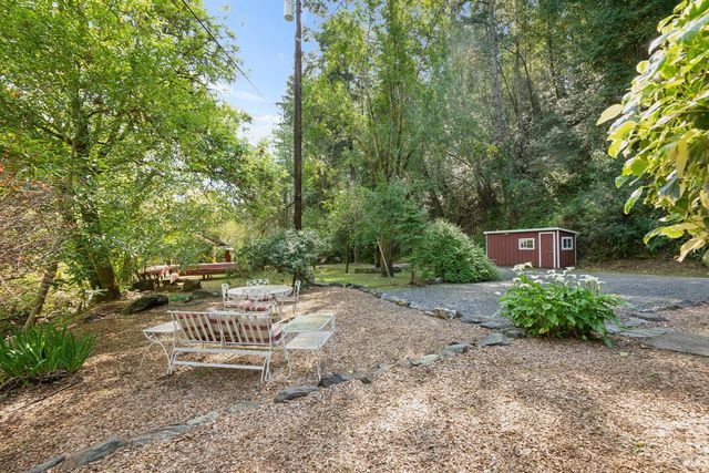 1311 W Dry Creek Rd, Healdsburg, CA 95448