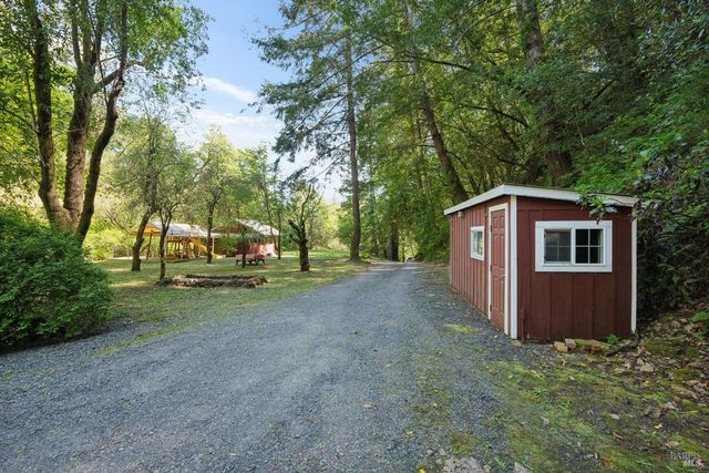 1311 W Dry Creek Rd, Healdsburg, CA 95448
