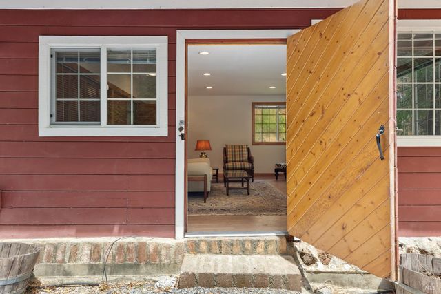 1311 W Dry Creek Rd, Healdsburg, CA 95448