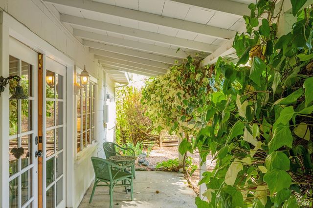 1311 W Dry Creek Rd, Healdsburg, CA 95448