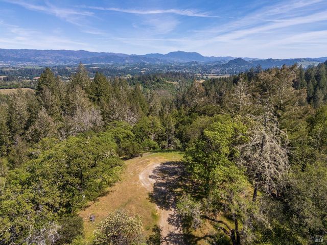 1311 W Dry Creek Rd, Healdsburg, CA 95448