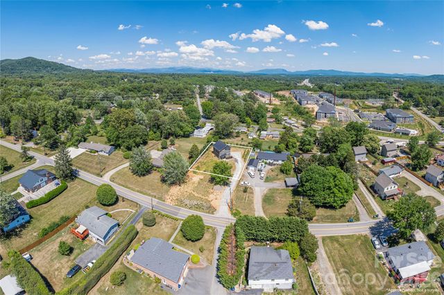 32 Oak Hill Road, Candler, NC 28715