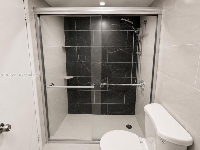 26 Diplomat Pkwy 2263, Hallandale Beach, FL 33009