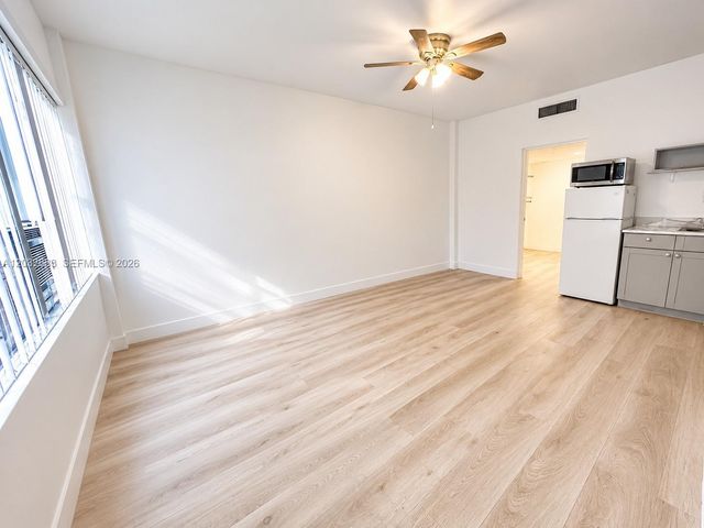 26 Diplomat Pkwy 2263, Hallandale Beach, FL 33009