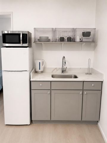 26 Diplomat Pkwy 2263, Hallandale Beach, FL 33009