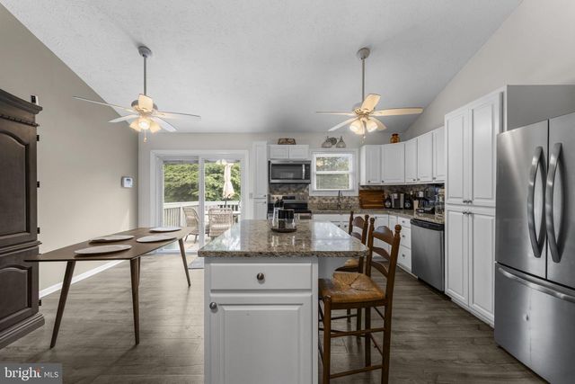 441 PALOMINO PL, Charles Town, WV 25414