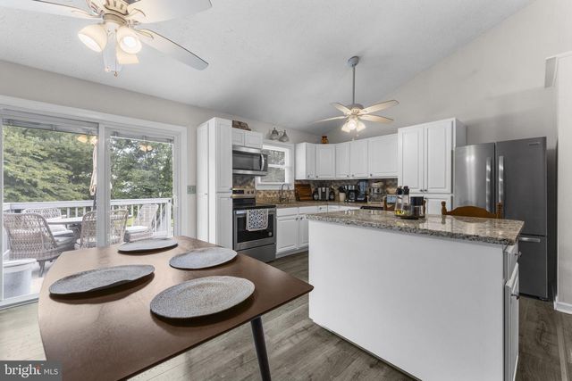 441 PALOMINO PL, Charles Town, WV 25414
