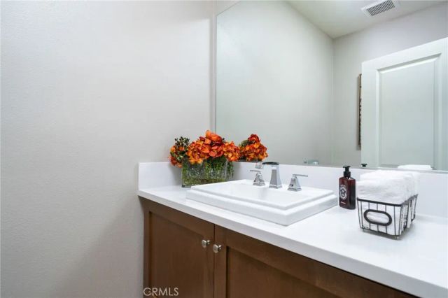 614 E Camellia Way, Azusa, CA 91702