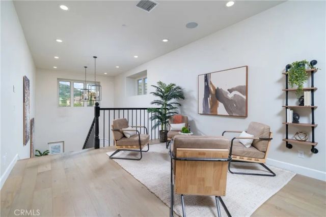 614 E Camellia Way, Azusa, CA 91702