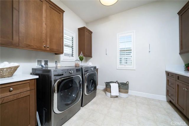 614 E Camellia Way, Azusa, CA 91702