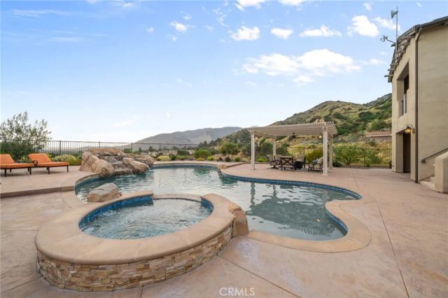 614 E Camellia Way, Azusa, CA 91702