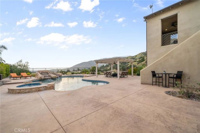 614 E Camellia Way, Azusa, CA 91702