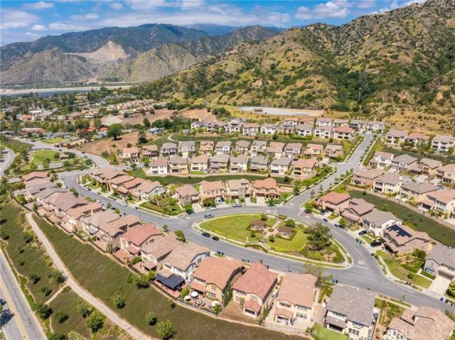 614 E Camellia Way, Azusa, CA 91702