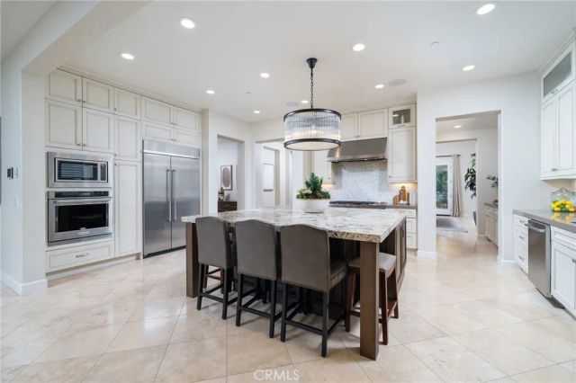 614 E Camellia Way, Azusa, CA 91702