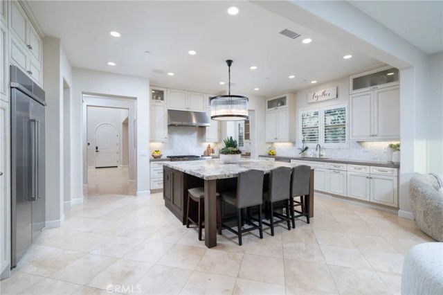 614 E Camellia Way, Azusa, CA 91702