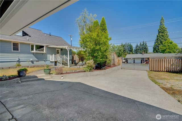 3307 Heather Place W, University Place, WA 98466