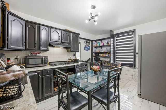 34 Koolidge Ct, Franklin Twp., NJ 08873