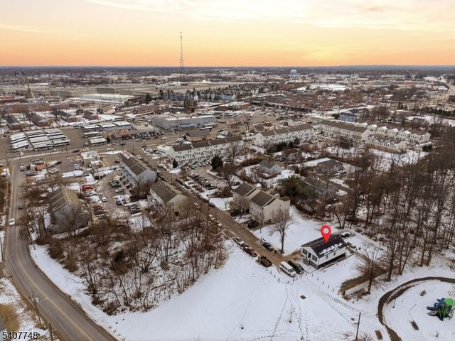 34 Koolidge Ct, Franklin Twp., NJ 08873